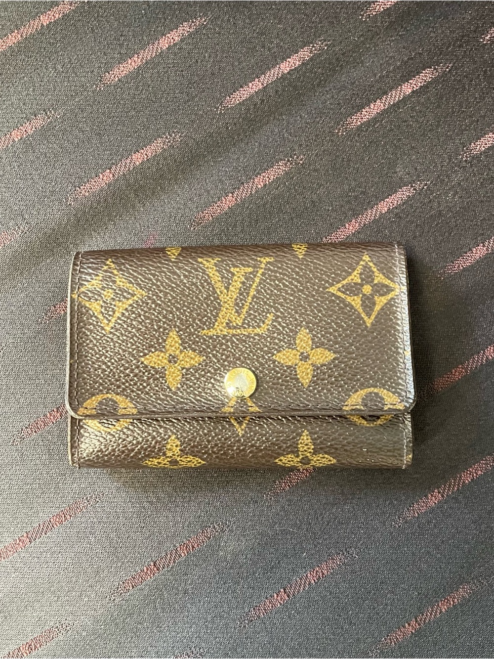 Authentic Louis Vuitton Monogram Key Holder Case